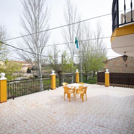 Posada El Arriero Torrejón el Rubio Exteriör bild