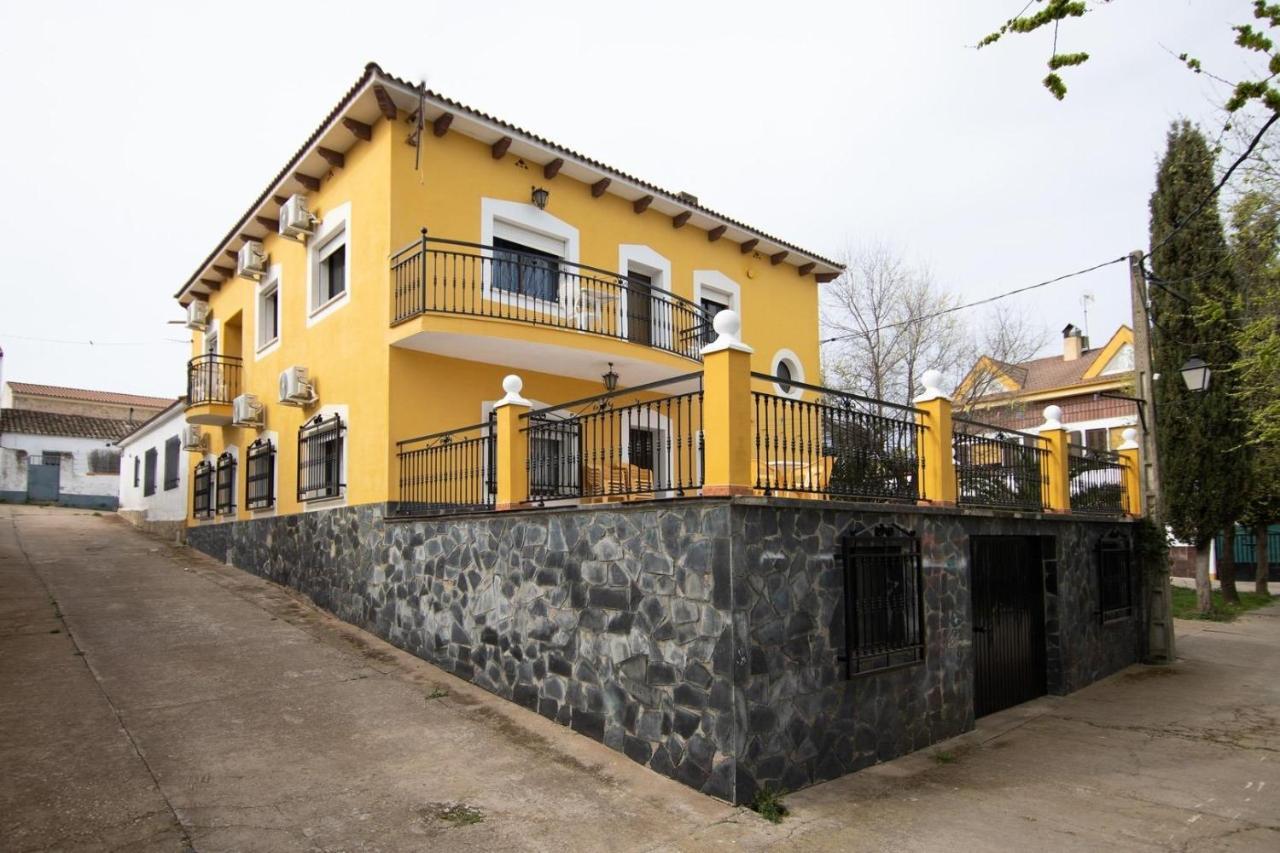 Posada El Arriero Torrejón el Rubio Exteriör bild
